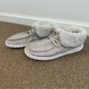 Hey Dude Women's Wendy Fold Casual Moccasin Sneakers Beige Sherpa Size 9 thumbnail 2