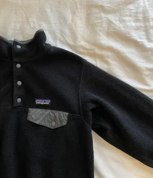 Patagonia Synchilla Black Pullover thumbnail 2