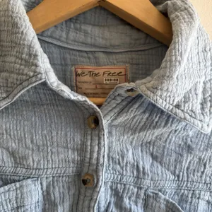 Free People We The Free Small Cardiff Top Button Oversized Blue Euc Spring READ thumbnail 2