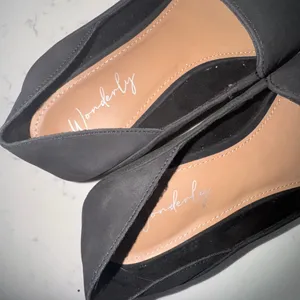 Wonderly Black and Tan Women's Flats thumbnail 6