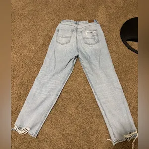 American Eagle mom jeans thumbnail 4