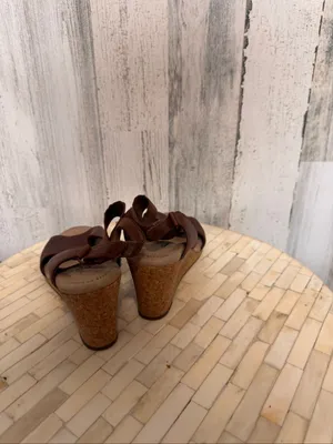 Clarks Ultimate Comfort Cork Wedge Sandal Womens 8 Brown Leather Slingback thumbnail 2