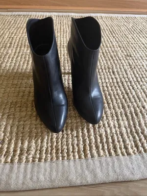 Etienne Aigner Seville Black Leather Pointed Toe Ankle Boots Size 7.5M thumbnail 2