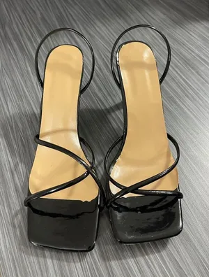Womens 8.5 M Galvin Heeled Sandal Straps Black Block‎ Heel Square Toe S-149 thumbnail 1