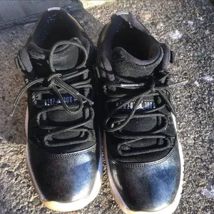 Air Jordan 11 thumbnail 2