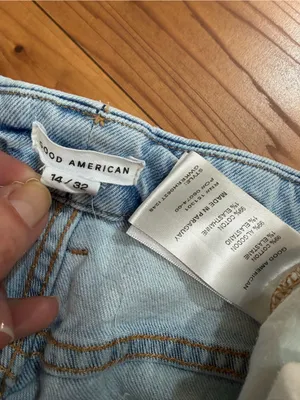 Good American The Weekender Straight Leg Raw Hem Jeans Light Wash Size 14/32 thumbnail 10