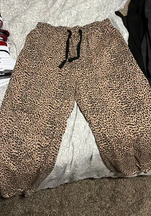 Amazon Joggers thumbnail 1