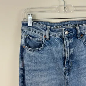 American Eagle Light Wash Distressed Mom Jeans Size 4 X-Short Length thumbnail 2