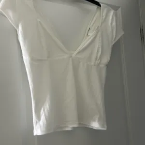 Caution to the wind Urban Outfitters White top thumbnail 3