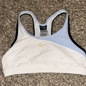 Dri-fit Nike sports bra S thumbnail 1
