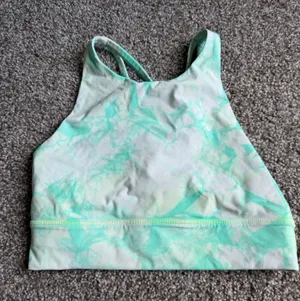 Lululemon Top thumbnail 1