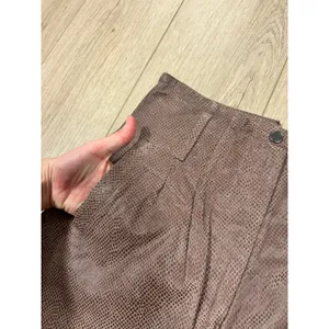 AENOC Women Mauve Brown Snakeskin Genuine Leather High Rise‎ Shorts medium 30" thumbnail 2
