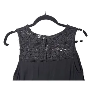Old Navy Womens Tank Top XS Black Lace Yoke Sleeveless Boho Romantic Blouse thumbnail 4