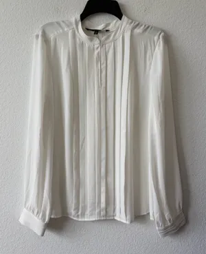 White House Black Market White Pleated Front Long Sleeve Blouse Size 14 thumbnail 1