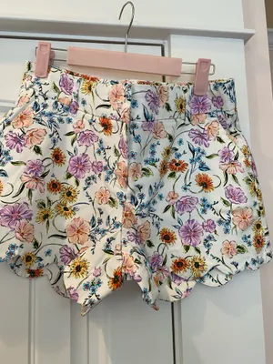 Crown & Ivy Shorts Scalloped Shelby thumbnail 1