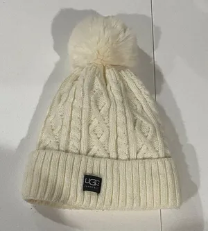 Ugg beanie thumbnail 1