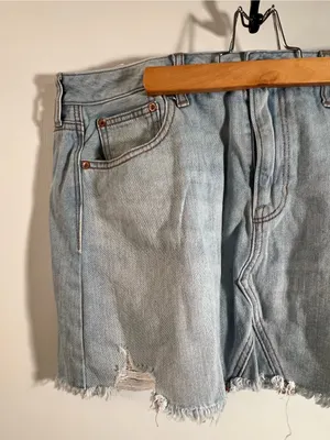 American‎ Eagle Women’s Size 14 Denim Mini Skirt Cut Off Light Wash Distressed thumbnail 3