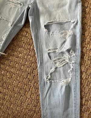 American Eagle Outfitters Women's Light Wash Distressed Stretch Mom Jeans Size 4 thumbnail 2