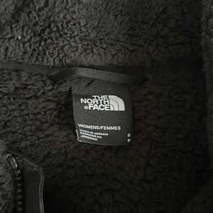 Women’s North Face Sherpa Zip up thumbnail 6