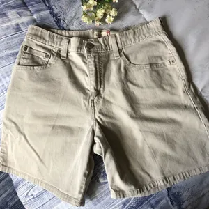 Levi’s Woman’s Tan Jean Bermuda shorts thumbnail 1