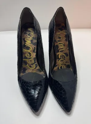'Sadi' Black Snakeskin Prints Pumps Size 7M thumbnail 1