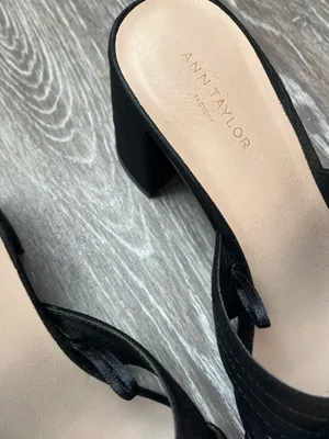 Ann Taylor Factory Black Suede Slip On Block Heel Sandals Heels Size 6 thumbnail 3