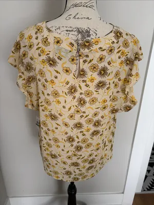 CeCe Large Yellow Floral Pintuck Shell Top thumbnail 5
