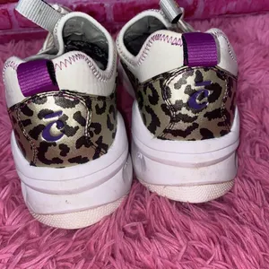 Women's Clove Nursing Shoe Size 8 White Leopard Purple‎ thumbnail 5