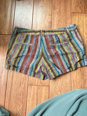 Shorts Forever 21 boutique  thumbnail 4