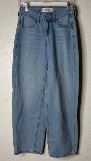 Hollister Low-Rise Taper Baggy‎ Jeans Light Wash Denim W23 000R Womens Blue thumbnail 1