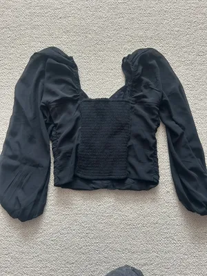 Abercrombie Sweetheart Ruched Long Sleeve Top thumbnail 3