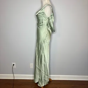SHEIN - Green Cowl Neck Dress With Open Back thumbnail 2