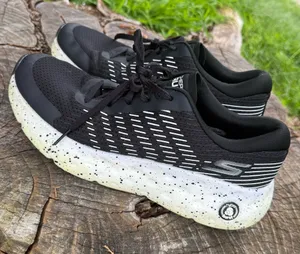Sketchers GoRun Women’s Black And White Sneaker size 10 thumbnail 1