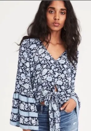 American Eagle Boho Floral Bell Sleeve Blouse Large thumbnail 1
