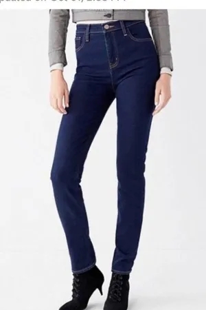 NWT BDG Girlfriend High rise Dark Wash Skinny Jeans 25 Women’ss Stretch. Casual thumbnail 1