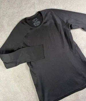 Patagonia Capilene 3 Midweight Long Sleeve Crew Neck Black Medium Base Layer thumbnail 1