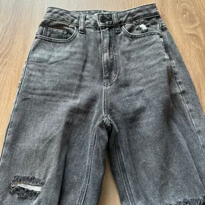 Pacsun Grey Distressed 90’s Boyfriend Denim Jeans thumbnail 2