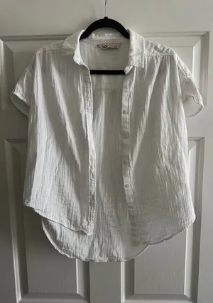 White linen button down Size M thumbnail 1