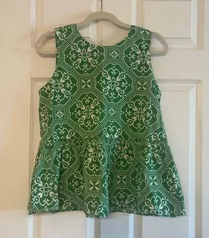 Ann Taylor sleeveless top featuring a green and white geometric print size med thumbnail 1