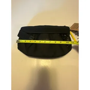 New Pacsafe V Anti-Theft Hip Pack 60141 NEW Tags RFID Travel Size Black thumbnail 6
