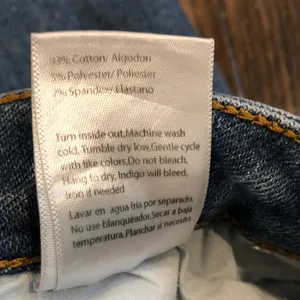 RISEN jeans size 3/26 distressed thumbnail 5