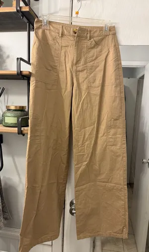 Le Lis Women’s Wide-Leg Chino Pants in Tan thumbnail 1