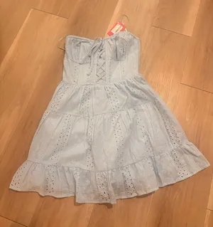 Edikted Graduation Dress thumbnail 1