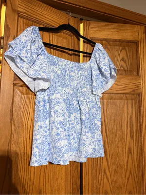 SHEIN Blue & White Floral Smocked Square Neck Blouse thumbnail 3