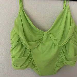 NEW Lime Green Ruched Crop Top Size 2X thumbnail 4