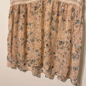 POL Floral Babydoll Boho Blouse Size Small Top V Neck Pink Spring Lace Dainty thumbnail 6