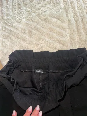 Boohoo Black Ruffled Paperbag Waist Trousers thumbnail 2