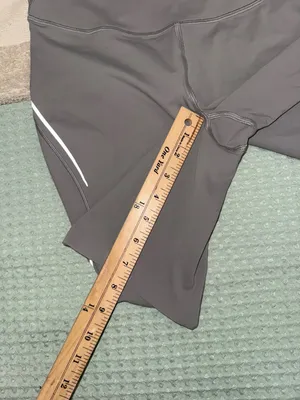 Lululemon Base Pace High-Rise Reflective Short 8" Gull Grey size‎ 8 thumbnail 2