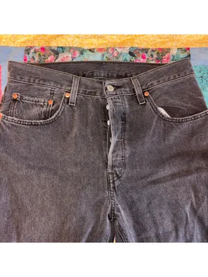 Levi's 501 Woman’s Highrise Straight Crop W30 L26 Button Fly Raw Hem Denim jeans thumbnail 7