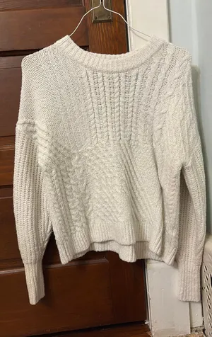 Old Navy Sweater thumbnail 1
